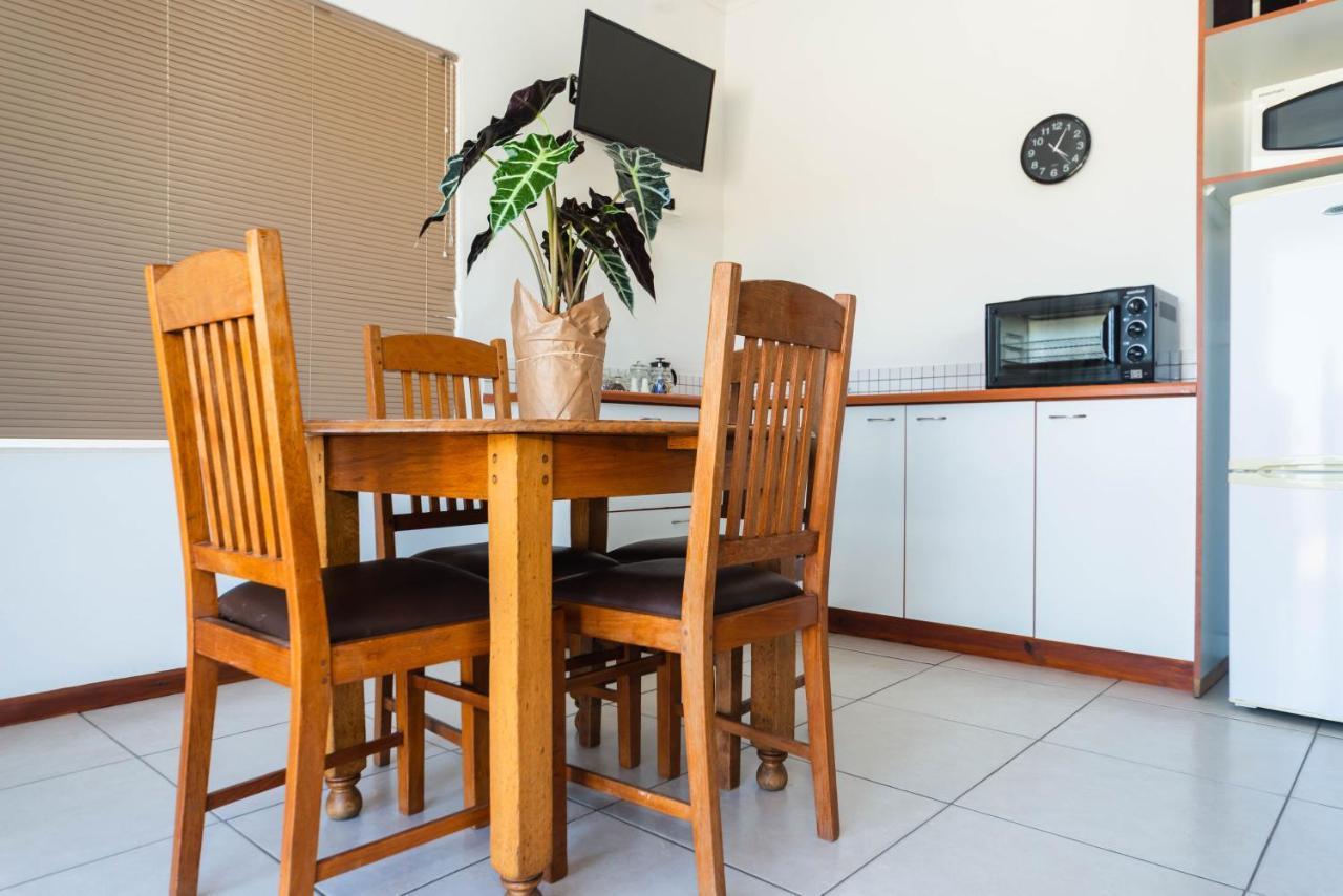 Melkboomsdrift Guest House & Conference Centre Vredendal Bagian luar foto