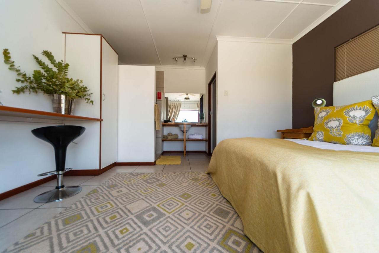 Melkboomsdrift Guest House & Conference Centre Vredendal Bagian luar foto
