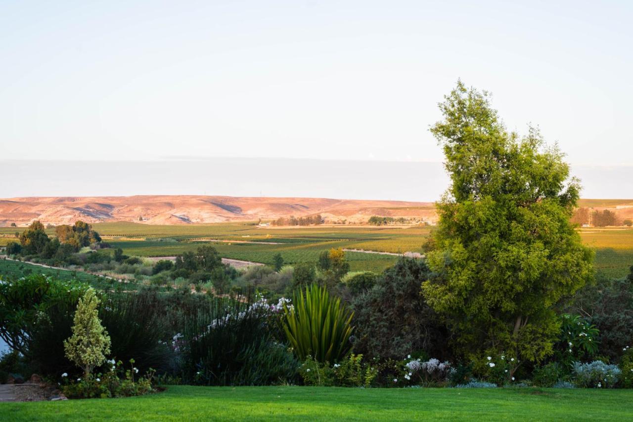Melkboomsdrift Guest House & Conference Centre Vredendal Bagian luar foto